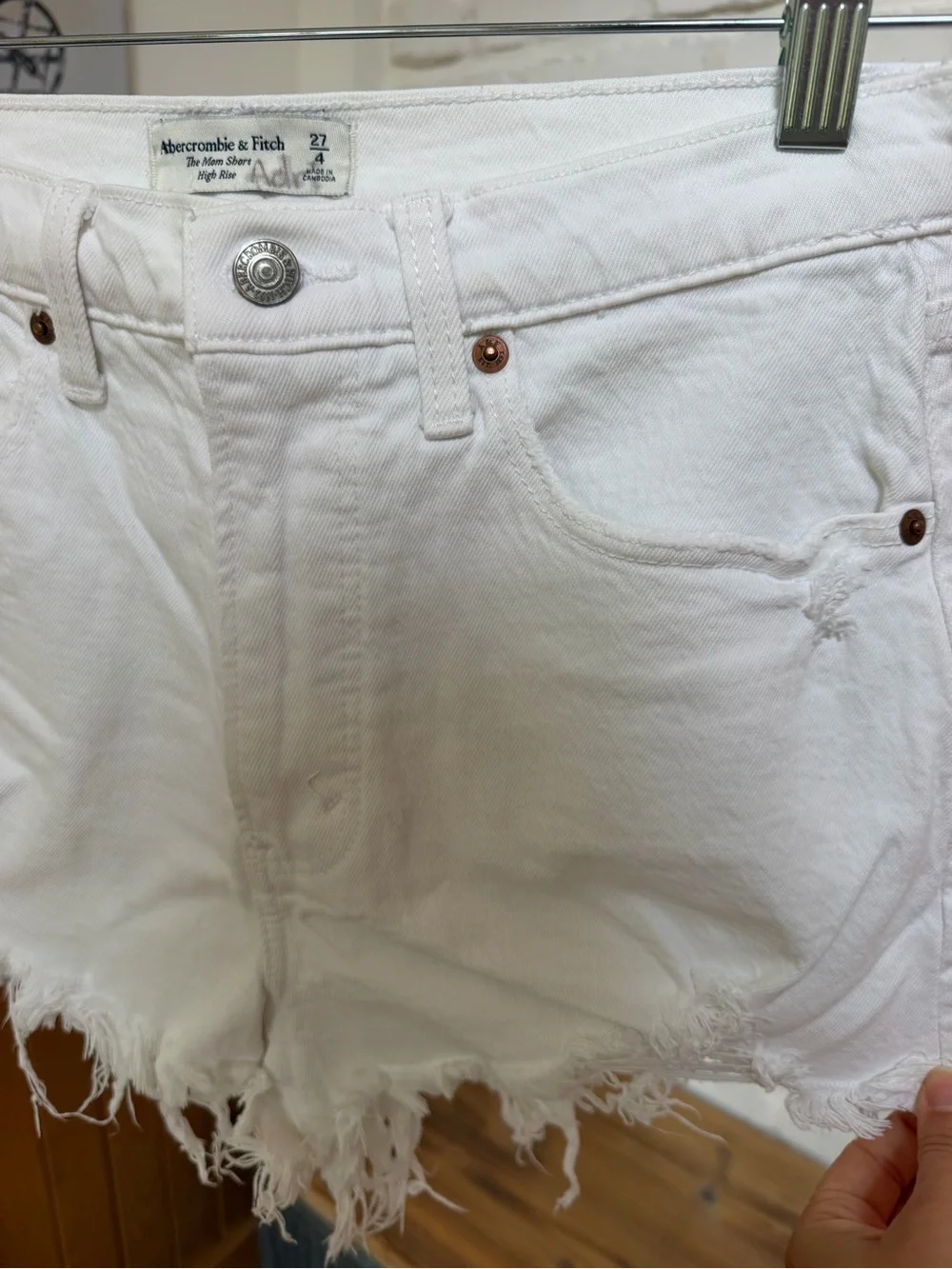 Abercrombie & Fitch Curve Love High Rise White Mom Shorts Size 27 / 4 - Picture 11 of 11
